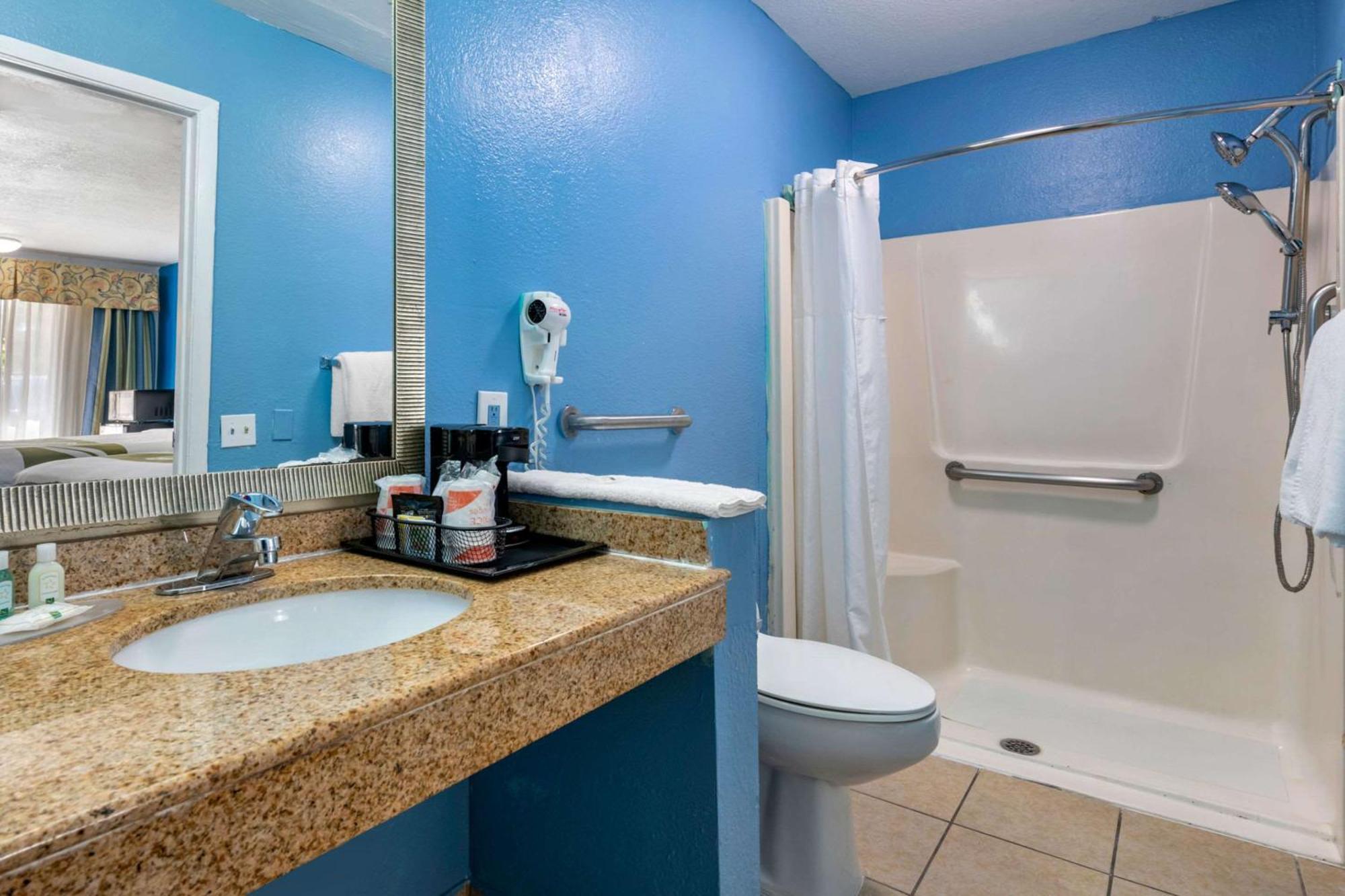 Quality Inn Sarasota North Near Lido Key Beach Exterior foto